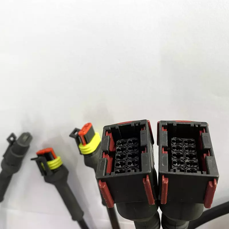 Chicote de fios ISO BUS moldável por injeção e resistente a UV – garantindo a integridade do sinal em condições de campo aberto